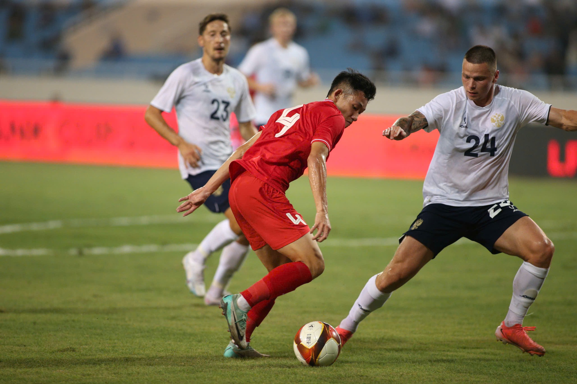 3 'người cũ' của Ireland ghi dấu ấn, Anh thắng dễ 2-0 - Ảnh 2.