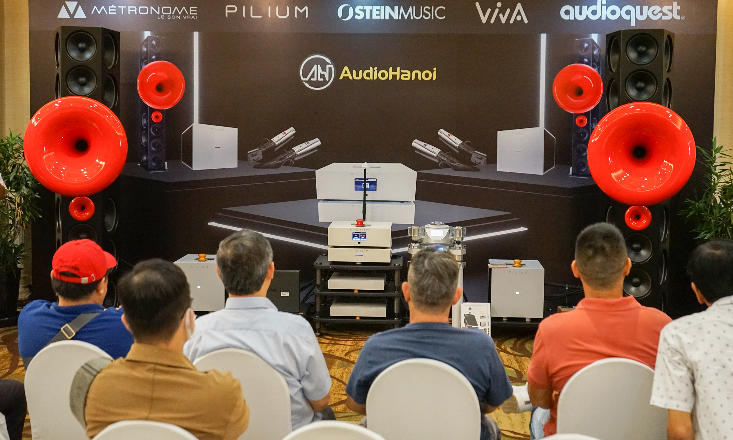 Dàn âm thanh thứ hai của AudioHanoi được phối ghép gồm