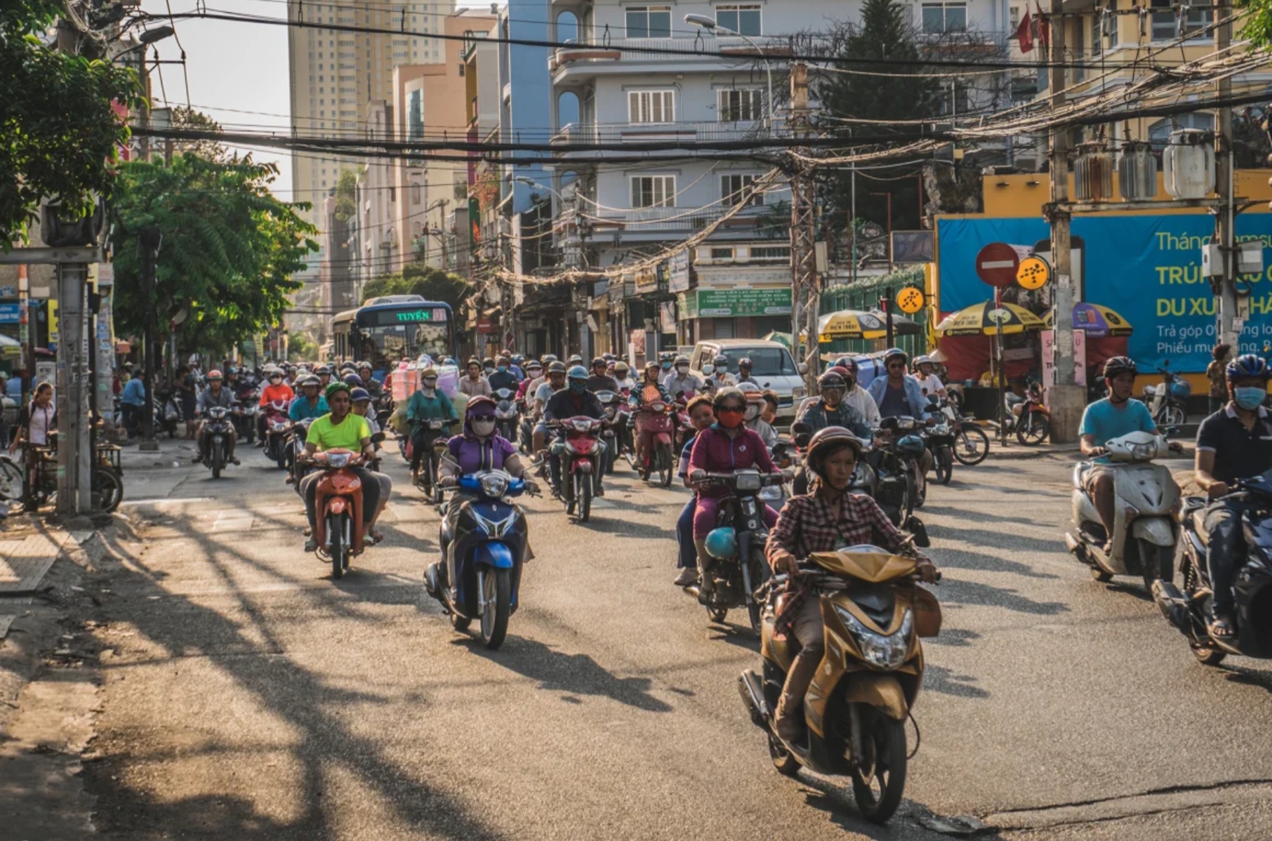 Giữa trung tâm Sài Gòn, sự hỗn loạn là một phần thú vị- Ảnh 1.