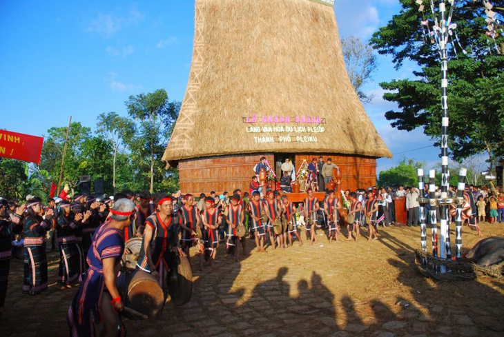 Làng văn hóa du lịch Plei Ốp - Pleiku - Tây Nguyên