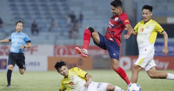 Đón tiếp Bình Định ở vòng 9 LPBank V-League 2024-2025, CAHN đã có chiến thắng đậm 3-0 trước đối thủ để vươn lên vị trí thứ 5 trên bảng xếp hạng.